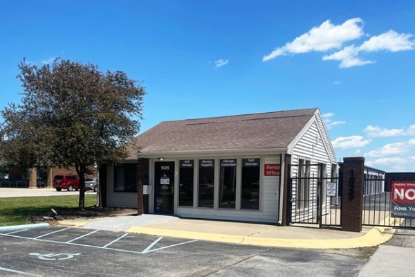 Facility photo: //images.sparefoot.com/medium/232925689de0854f196.jpg