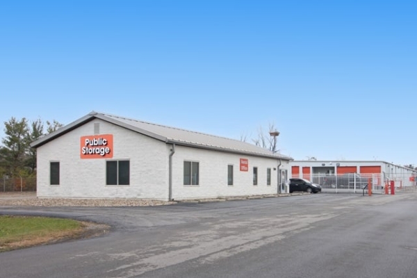 Facility photo: //images.sparefoot.com/medium/2329276a0c655a18689.jpg
