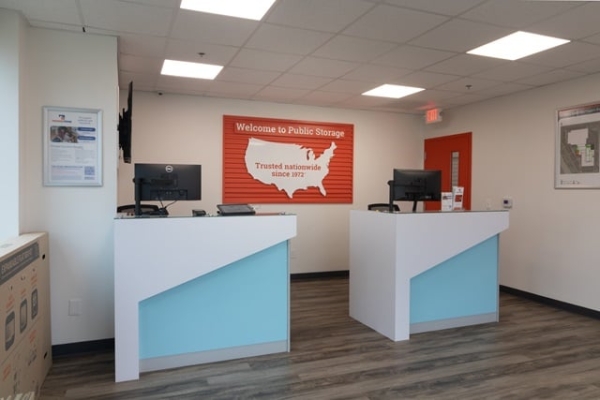 Facility photo: //images.sparefoot.com/medium/232933694fe9984fc82.jpg