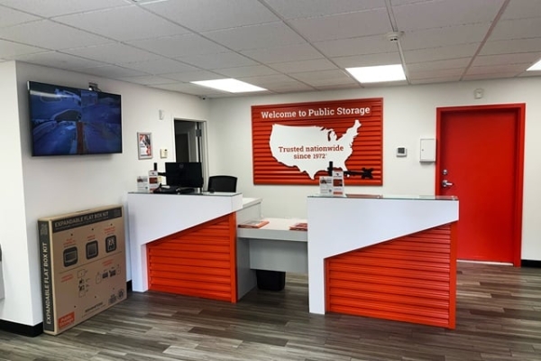 Facility photo: //images.sparefoot.com/medium/2329386910a44c18c8a.jpg