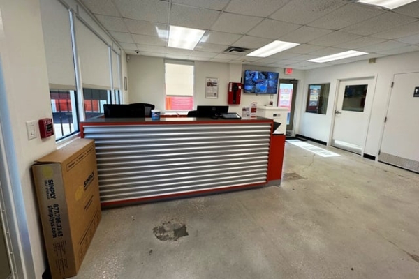 Facility photo: //images.sparefoot.com/medium/232939687cea1c01b1d.jpg