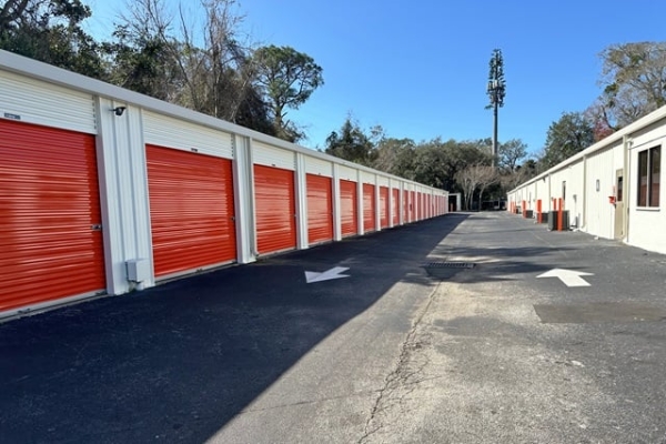 Facility photo: //images.sparefoot.com/medium/23293969fde106592cf.jpg