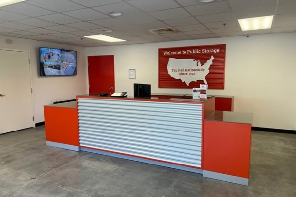 Facility photo: //images.sparefoot.com/medium/232941693832d075d59.jpg