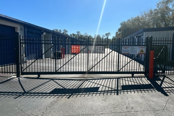 Storage Units at Public Storage - Spring Hill - 14900 County Line Rd - 14900 County Line Rd