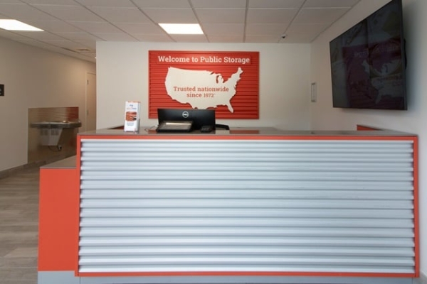 Facility photo: //images.sparefoot.com/medium/232942687e3c55bde62.jpg