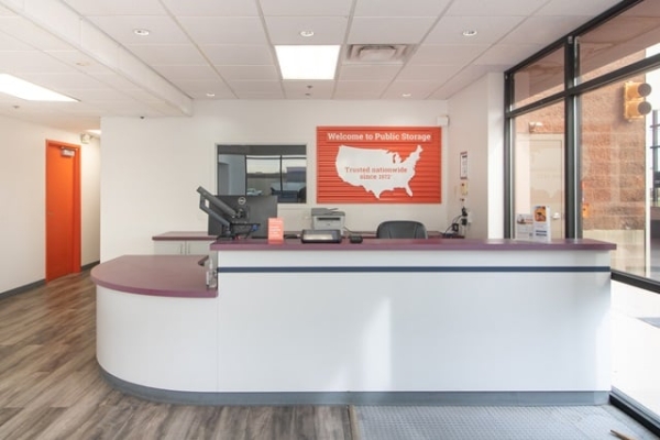 Facility photo: //images.sparefoot.com/medium/2329436a09c8b9f399c.jpg