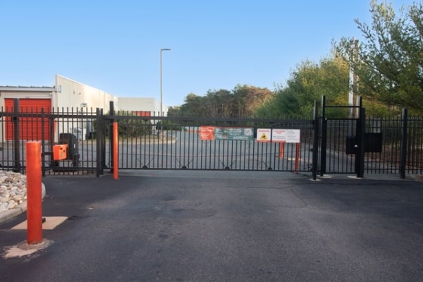 Facility photo: //images.sparefoot.com/medium/23294569e384a77d5c1.jpg