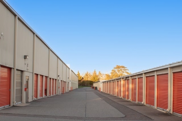 Facility photo: //images.sparefoot.com/medium/23294569e778d2a722e.jpg