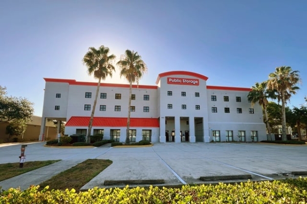 Storage Units at Public Storage - Naples - 1361 Airport Rd S - 1361 Airport Rd S