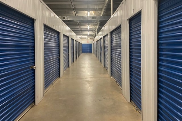 Facility photo: //images.sparefoot.com/medium/2329546a0331db5671c.jpg