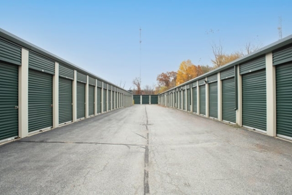 Facility photo: //images.sparefoot.com/medium/232956687b9d1625b0e.jpg