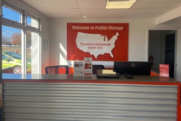 Facility photo: //images.sparefoot.com/medium/232959693c2751c2574.jpg