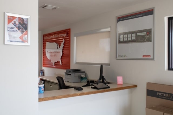 Facility photo: //images.sparefoot.com/medium/23296169e62a4bcea15.jpg