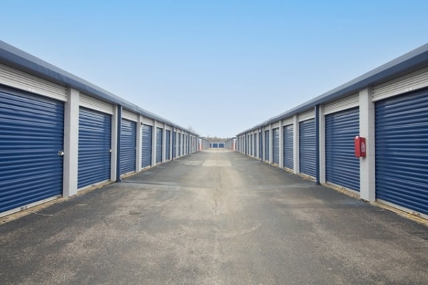Facility photo: //images.sparefoot.com/medium/2329626a071f88689bd.jpg