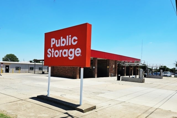 Storage Units at Public Storage - Cedar Hill - 202 S Clark Rd Ste 11 - 202 S Clark Rd Ste 11