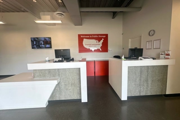 Facility photo: //images.sparefoot.com/medium/2329696878f731501a0.jpg
