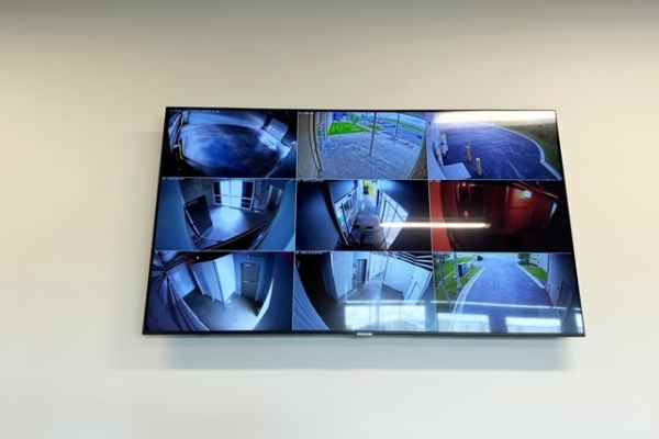 Facility photo: //images.sparefoot.com/medium/232969692da25245437.jpg