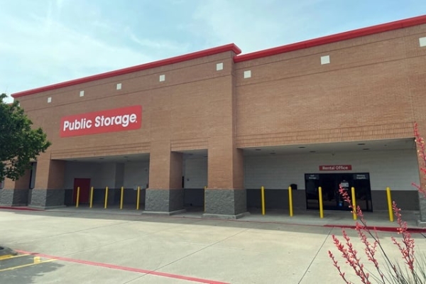 Storage Units at Public Storage - Benbrook - 8510 Benbrook Blvd - 8510 Benbrook Blvd