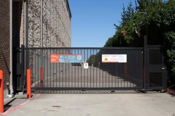 Facility photo: //images.sparefoot.com/medium/23297869f89cfa2126a.jpg