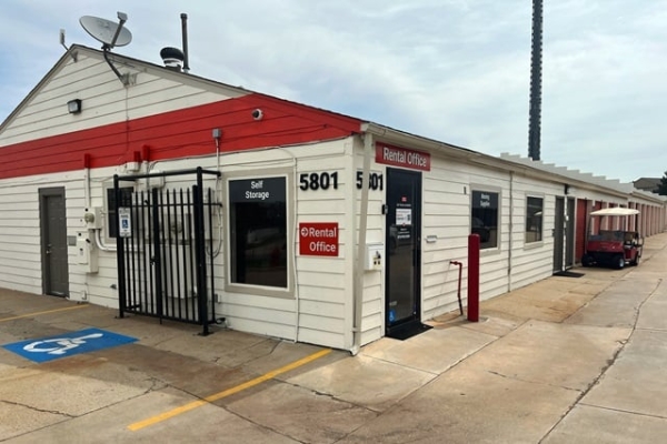 Public Storage - Oklahoma City - 5801 W Britton Rd