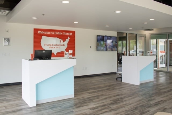 Facility photo: //images.sparefoot.com/medium/23298169f89cf406f0d.jpg