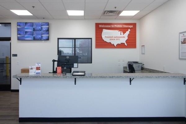 Facility photo: //images.sparefoot.com/medium/232982698c8f7551888.jpg