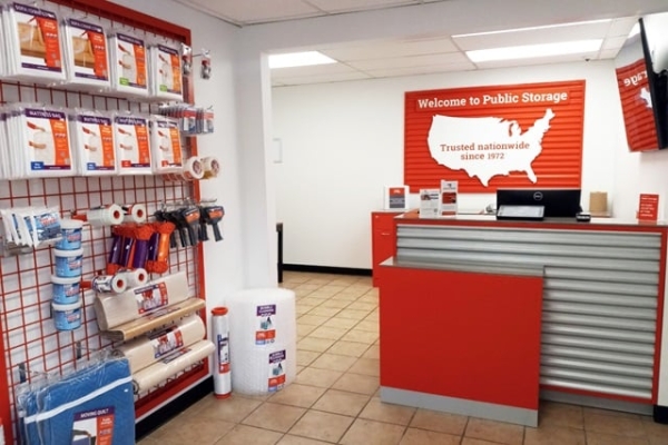 Facility photo: //images.sparefoot.com/medium/232990687656f3d9110.jpg
