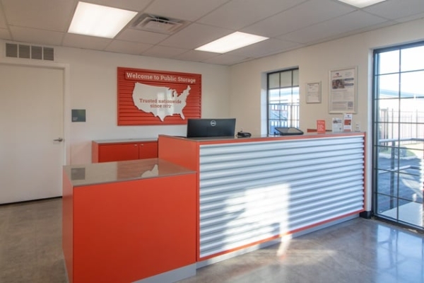 Facility photo: //images.sparefoot.com/medium/2329916a03316f41103.jpg