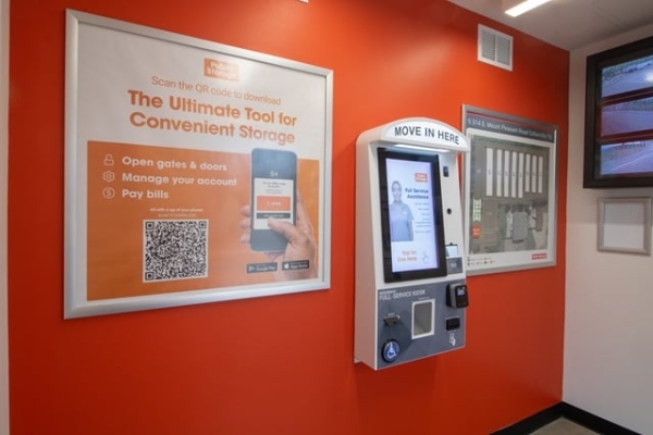 Facility photo: //images.sparefoot.com/medium/23299469e4d897ea11f.jpg