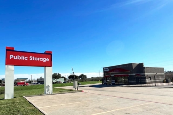 Facility photo: //images.sparefoot.com/medium/232999687a489c677df.jpg