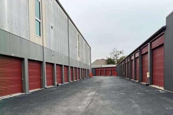 Storage Units at Public Storage - Pensacola - 1835 E Olive Rd - 1835 E Olive Rd