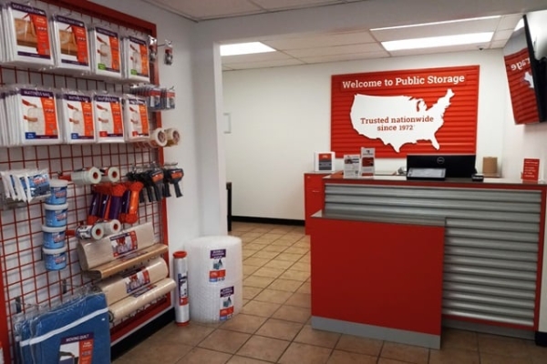 Facility photo: //images.sparefoot.com/medium/2330046957d36c3cbe6.jpg