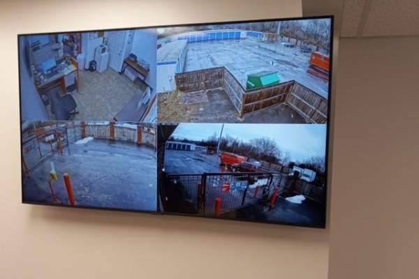 Facility photo: //images.sparefoot.com/medium/2330046a03319acc394.jpg