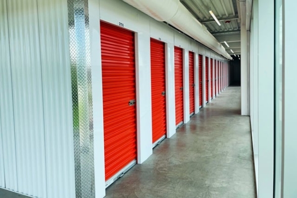 Facility photo: //images.sparefoot.com/medium/233008688cbda6c9380.jpg