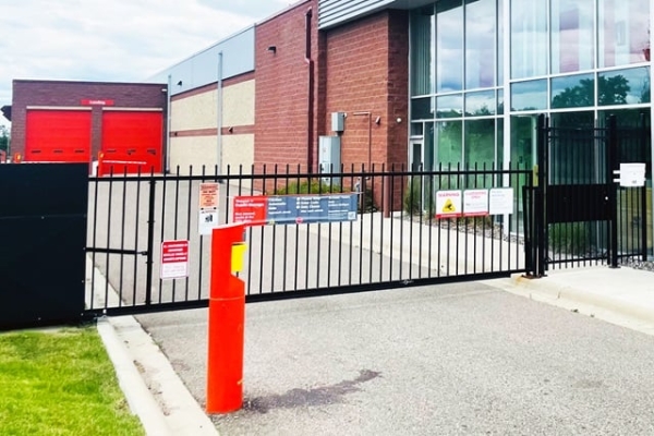 Facility photo: //images.sparefoot.com/medium/233008695fbbbc150f2.jpg