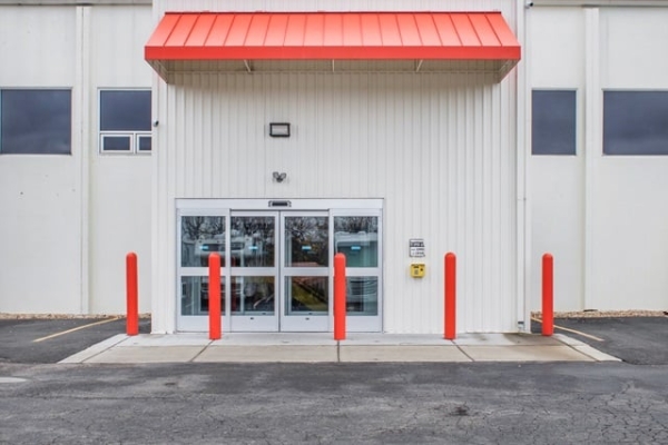 Facility photo: //images.sparefoot.com/medium/233009688e105f34dfd.jpg