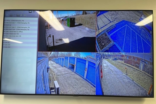 Facility photo: //images.sparefoot.com/medium/233010692da27eeb822.jpg