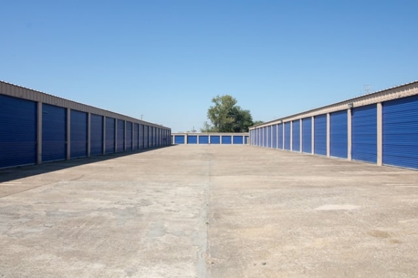 Facility photo: //images.sparefoot.com/medium/23301269e62b0121c7b.jpg