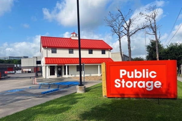 Facility photo: //images.sparefoot.com/medium/233014687b9c86c3172.jpg