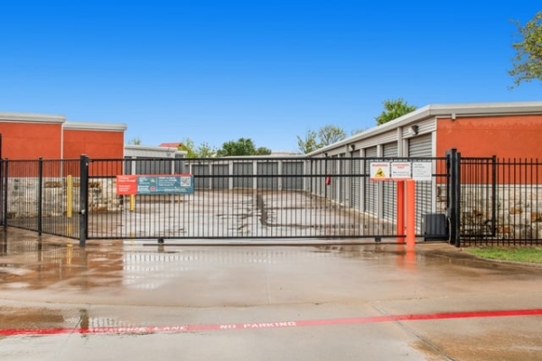 Storage Units at Public Storage - Southlake - 950 S Kimball Ave - 950 S Kimball Ave