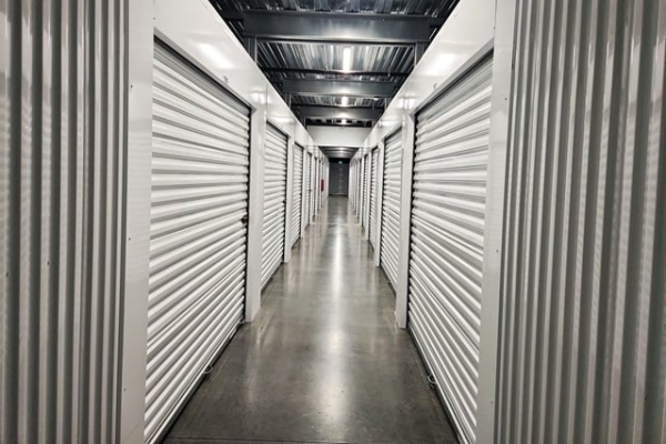 Facility photo: //images.sparefoot.com/medium/2330166886271ff1734.jpg