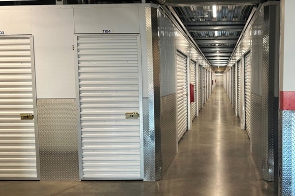 Facility photo: //images.sparefoot.com/medium/2330176884d59c3ccae.jpg