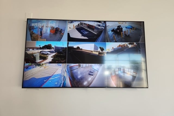 Facility photo: //images.sparefoot.com/medium/2330196890b3bfe1536.jpg