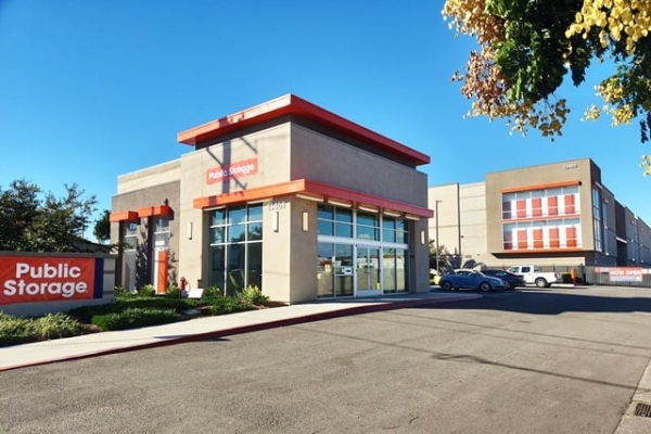 Facility photo: //images.sparefoot.com/medium/2330196953e1fa84a02.jpg