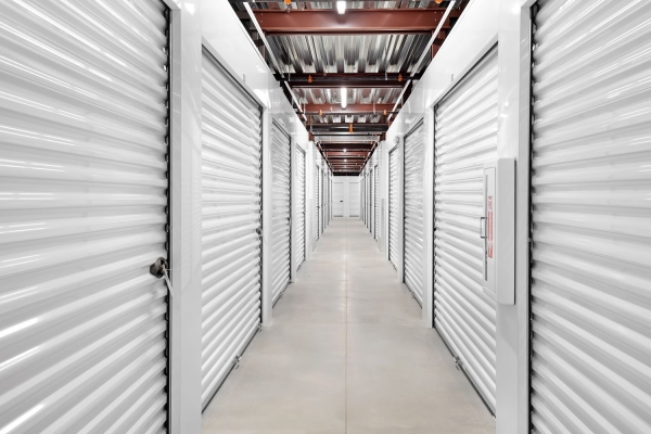 Facility photo: //images.sparefoot.com/medium/2330266994301bde558.jpg