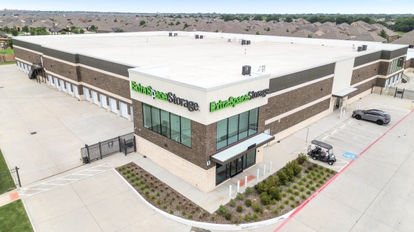 Facility photo: //images.sparefoot.com/medium/2330266994301ce17cb.jpg