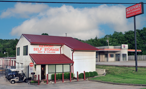 Facility photo: //images.sparefoot.com/medium/2330446893a30fdef75.png