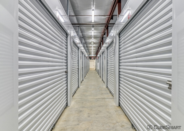 Facility photo: //images.sparefoot.com/medium/233111688b265c252bc.jpg