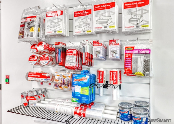 Facility photo: //images.sparefoot.com/medium/233111693d2e4d91529.jpg