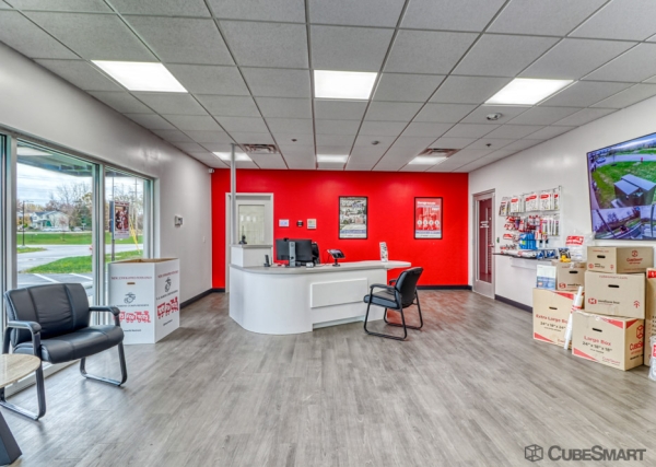 Facility photo: //images.sparefoot.com/medium/2331116943bf939fb0f.jpg